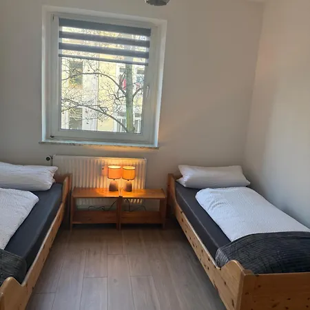 3 #netflix &wlan &kaffee Maschine & Zentral & 500m Innenhafen & 2 Min U Bahn * Дуйсбург