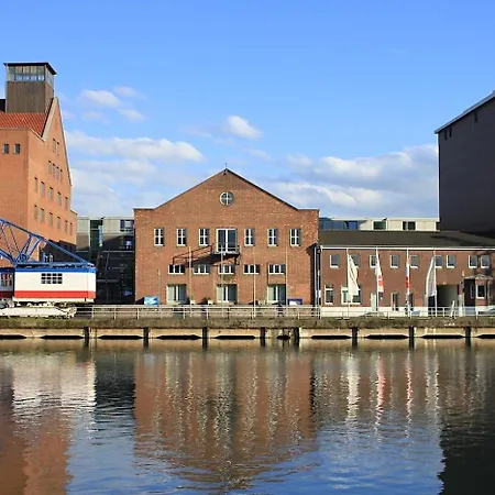 3 #netflix &wlan &kaffee Maschine&zentral&500m Innenhafen&2 Min U Bahn Apartment *