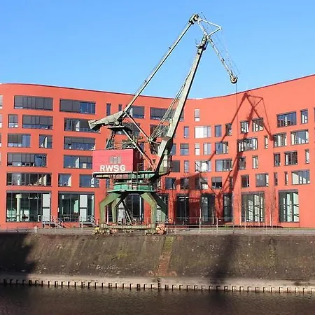 3 #netflix &wlan &kaffee Maschine & Zentral & 500m Innenhafen & 2 Min U Bahn Duisburgo