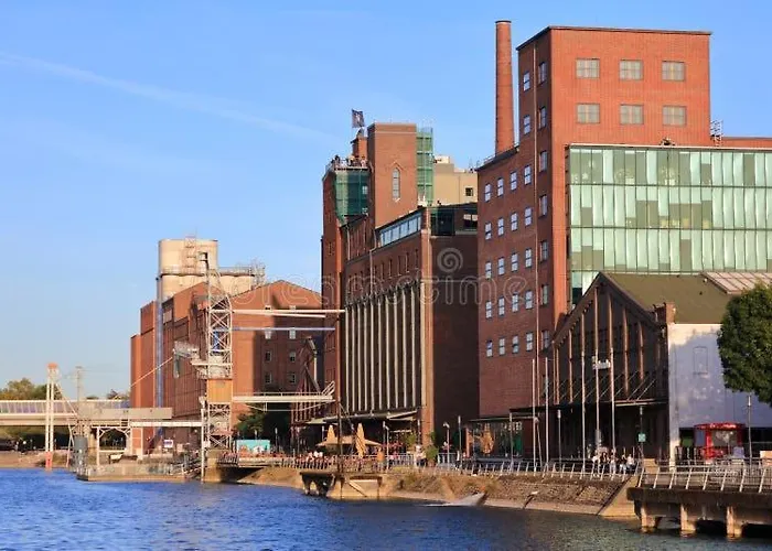 3 #netflix &wlan &kaffee Maschine & Zentral & 500m Innenhafen & 2 Min U Bahn