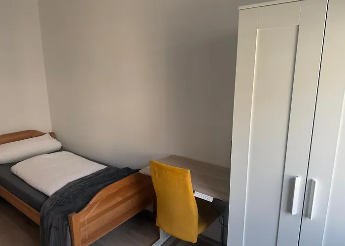 Appartement 3 #netflix &wlan &kaffee Maschine & Zentral & 500m Innenhafen & 2 Min U Bahn Duisburg