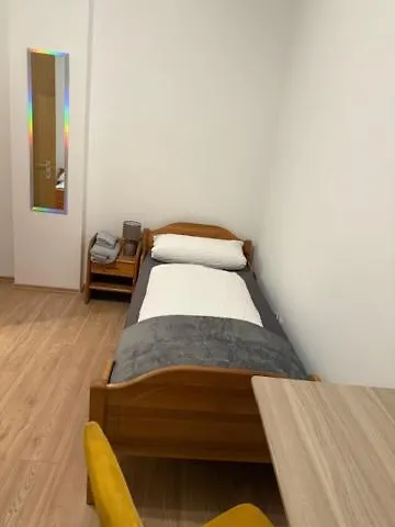 Lejlighed 3 #netflix &wlan &kaffee Maschine & Zentral & 500m Innenhafen & 2 Min U Bahn