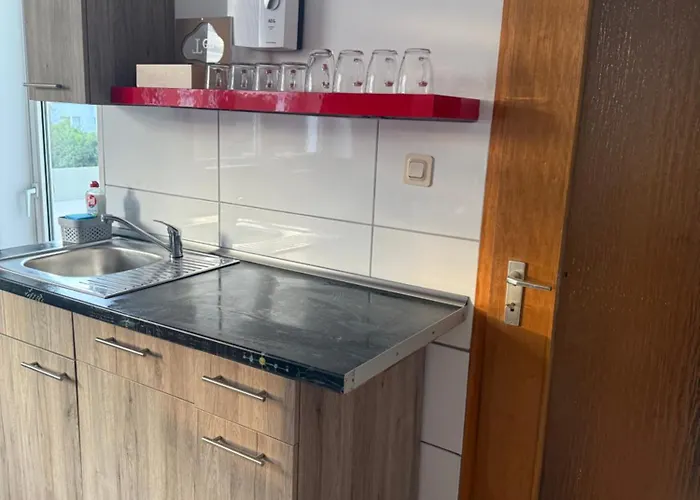 Appartement 3 #netflix &wlan &kaffee Maschine & Zentral & 500m Innenhafen & 2 Min U Bahn