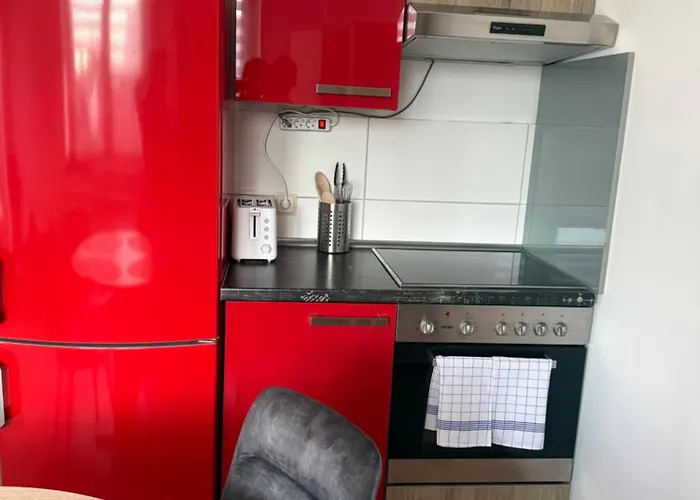 Апартаменты 3 #netflix &wlan &kaffee Maschine & Zentral & 500m Innenhafen & 2 Min U Bahn