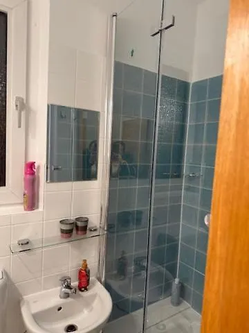 Appartement 3 #netflix &wlan &kaffee Maschine & Zentral & 500m Innenhafen & 2 Min U Bahn