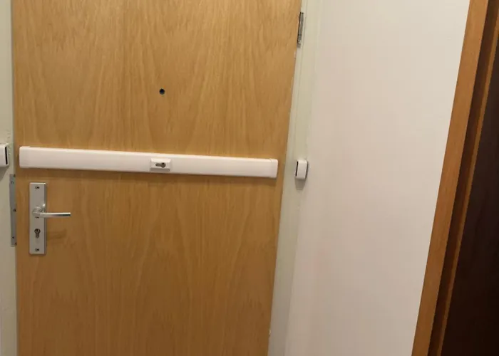 Апартаменты 3 #netflix &wlan &kaffee Maschine & Zentral & 500m Innenhafen & 2 Min U Bahn